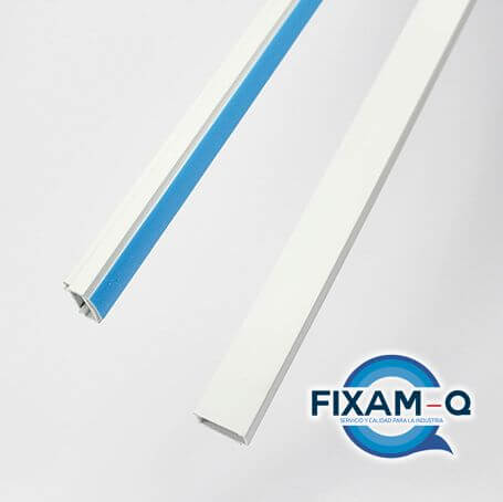 Canaleta blanca de PVC para ocultar cables
