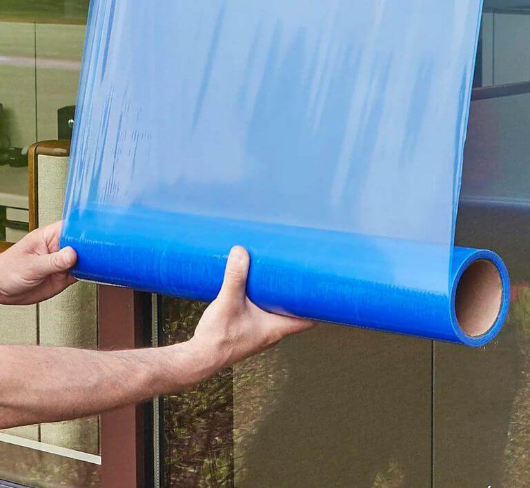 Maximice la protección de sus superficies con nuestros folios y películas especializadas
